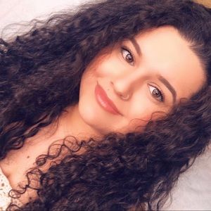 Meet your Posher, Isabel